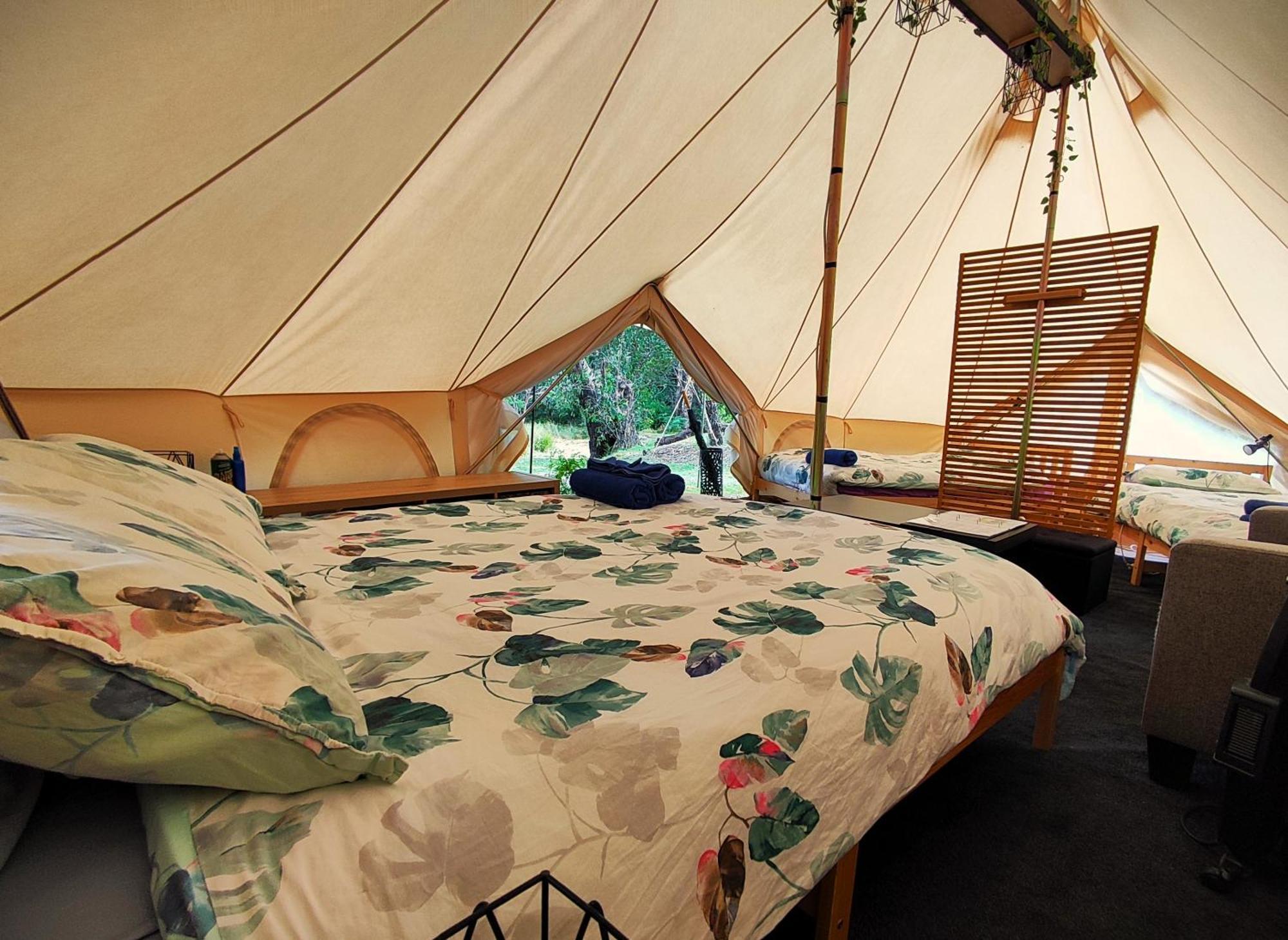 Glamping At Zeehan Bush Camp Eksteriør bilde